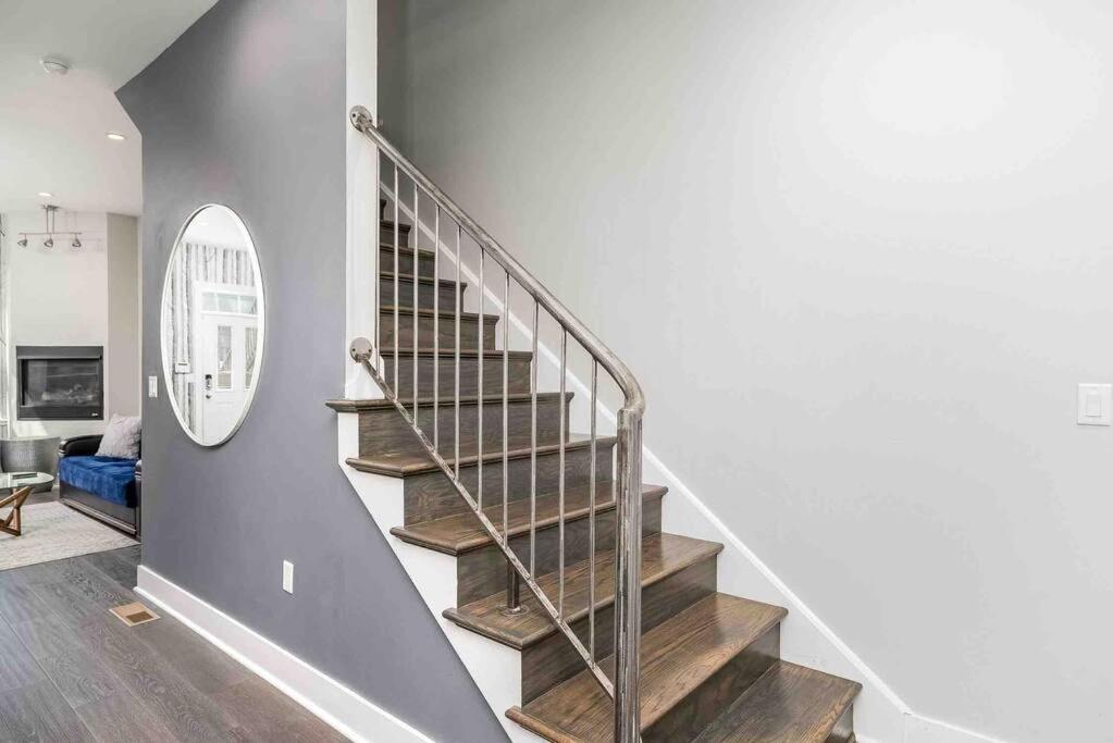 Stadiumview Villa: Pet-Friendly 4BR with City Vistas Pittsburgh Exterior photo