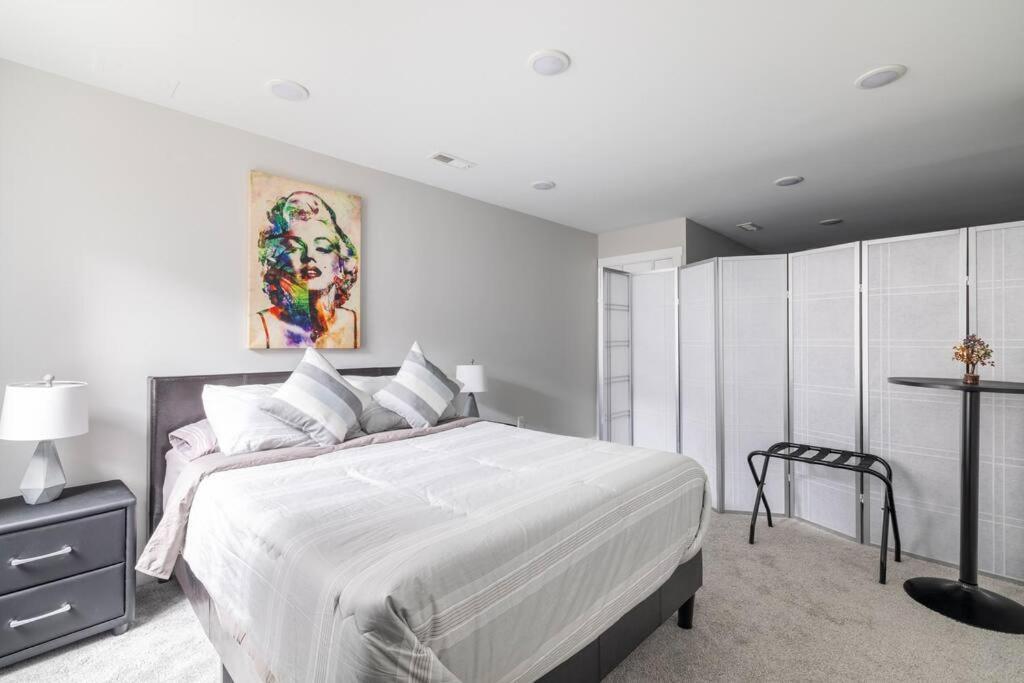 Stadiumview Villa: Pet-Friendly 4BR with City Vistas Pittsburgh Exterior photo