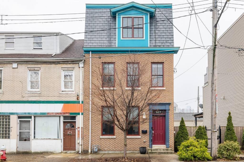 Stadiumview Villa: Pet-Friendly 4BR with City Vistas Pittsburgh Exterior photo