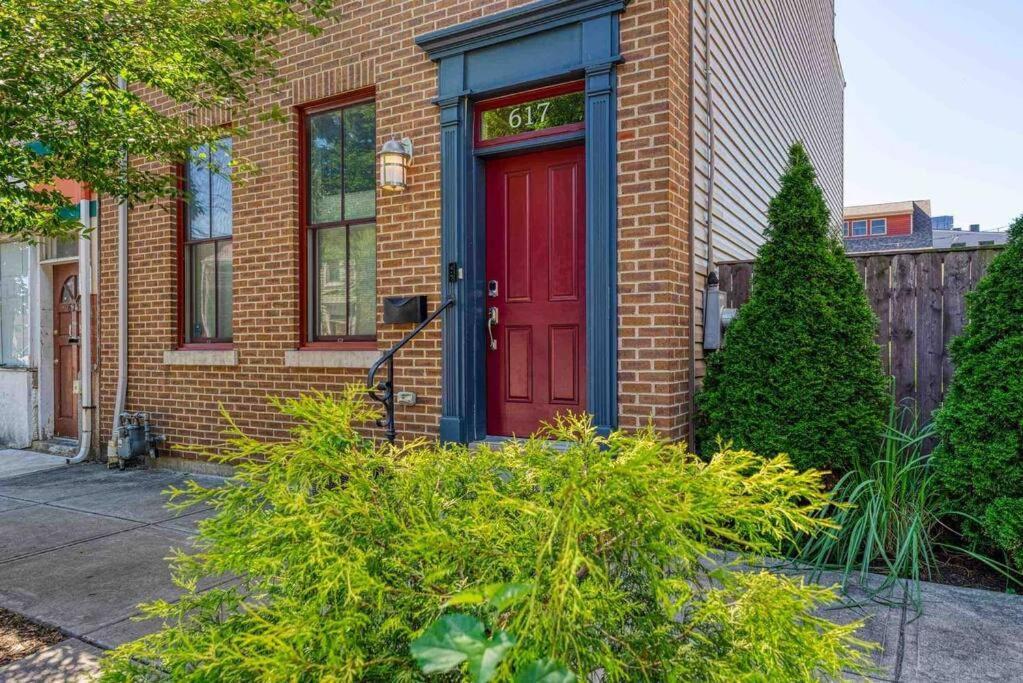 Stadiumview Villa: Pet-Friendly 4BR with City Vistas Pittsburgh Exterior photo